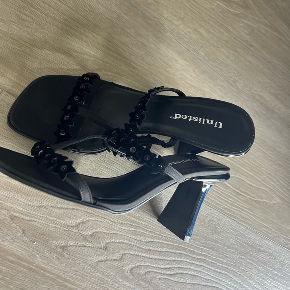 Y2K Unlisted Chunky Heels - Picture 3 of 6